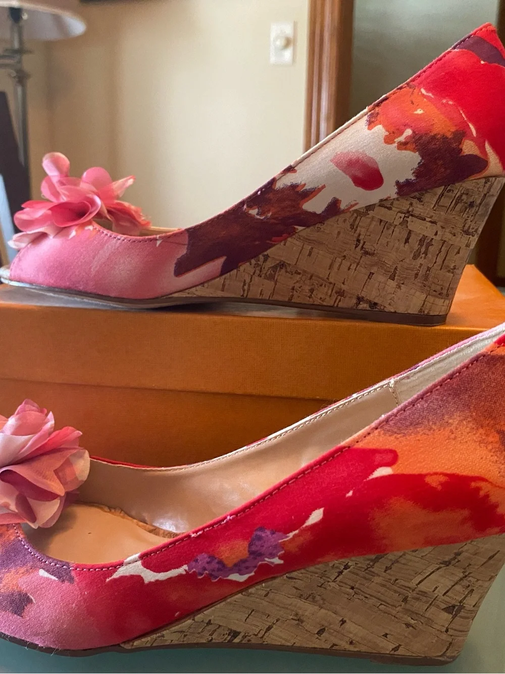 Unisa Pink Floral Peep-Toe wedges size 8.5